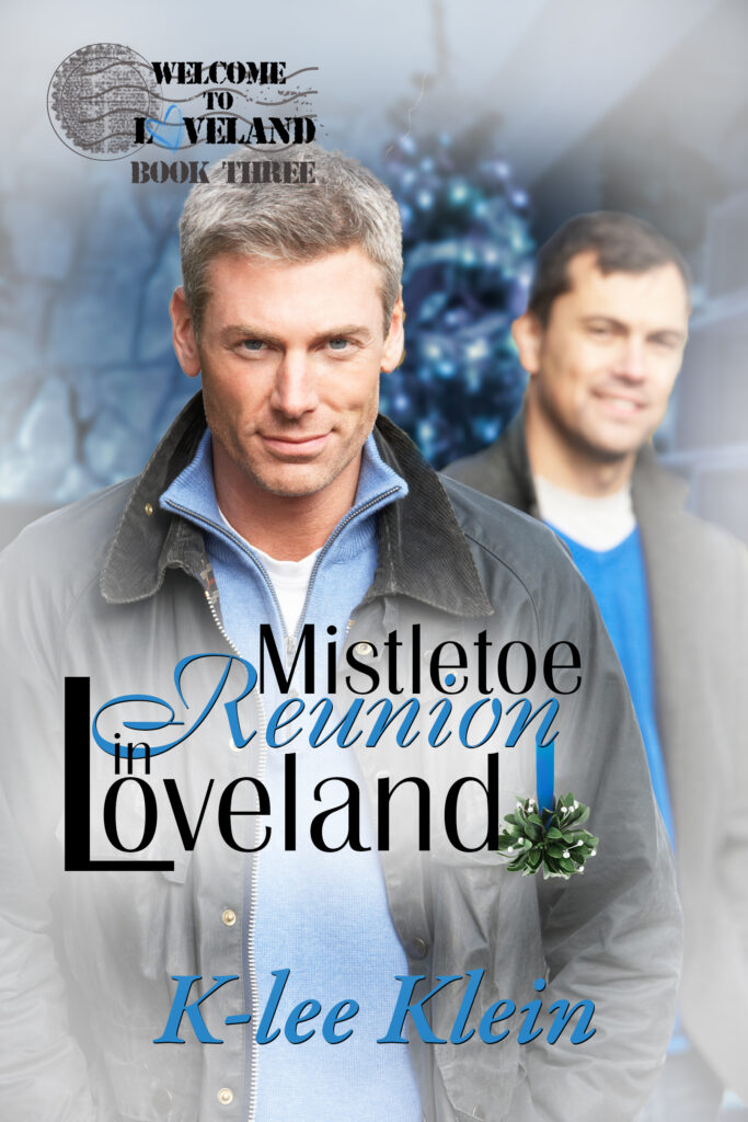 Book Cover: Mistletoe Reunion in Loveland